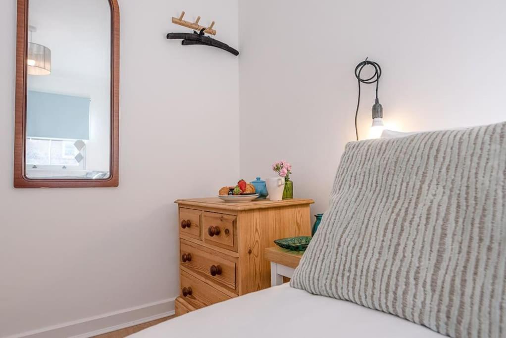 Button Cottage, Wickham Market Екстериор снимка